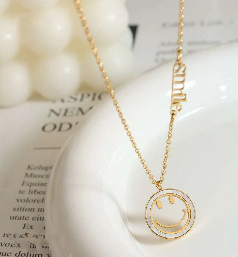 18K Gold White Seashell Smiley Face Pendant Necklace