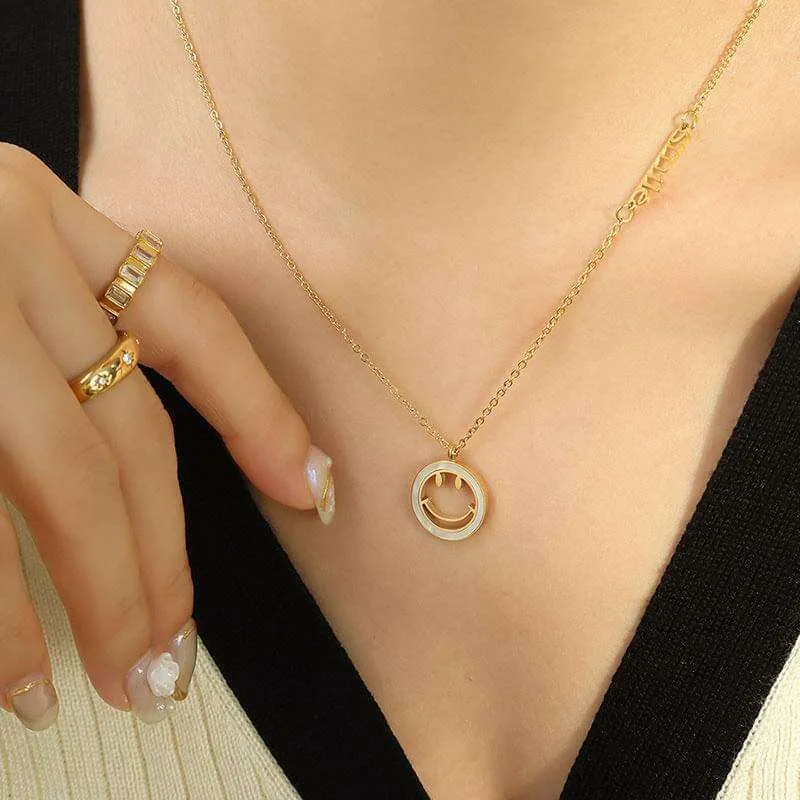 18K Gold White Seashell Smiley Face Pendant Necklace