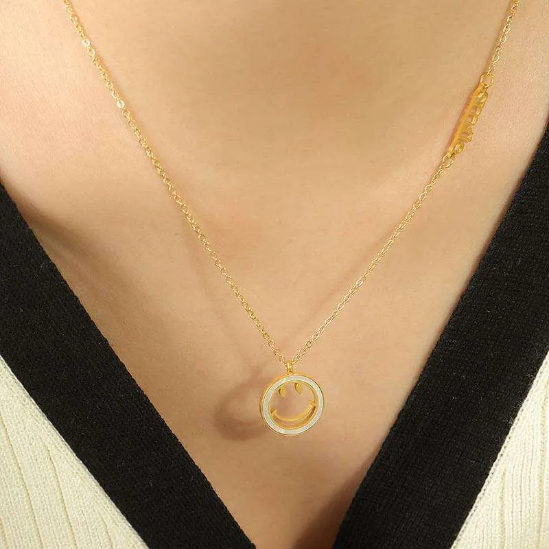 18K Gold White Seashell Smiley Face Pendant Necklace