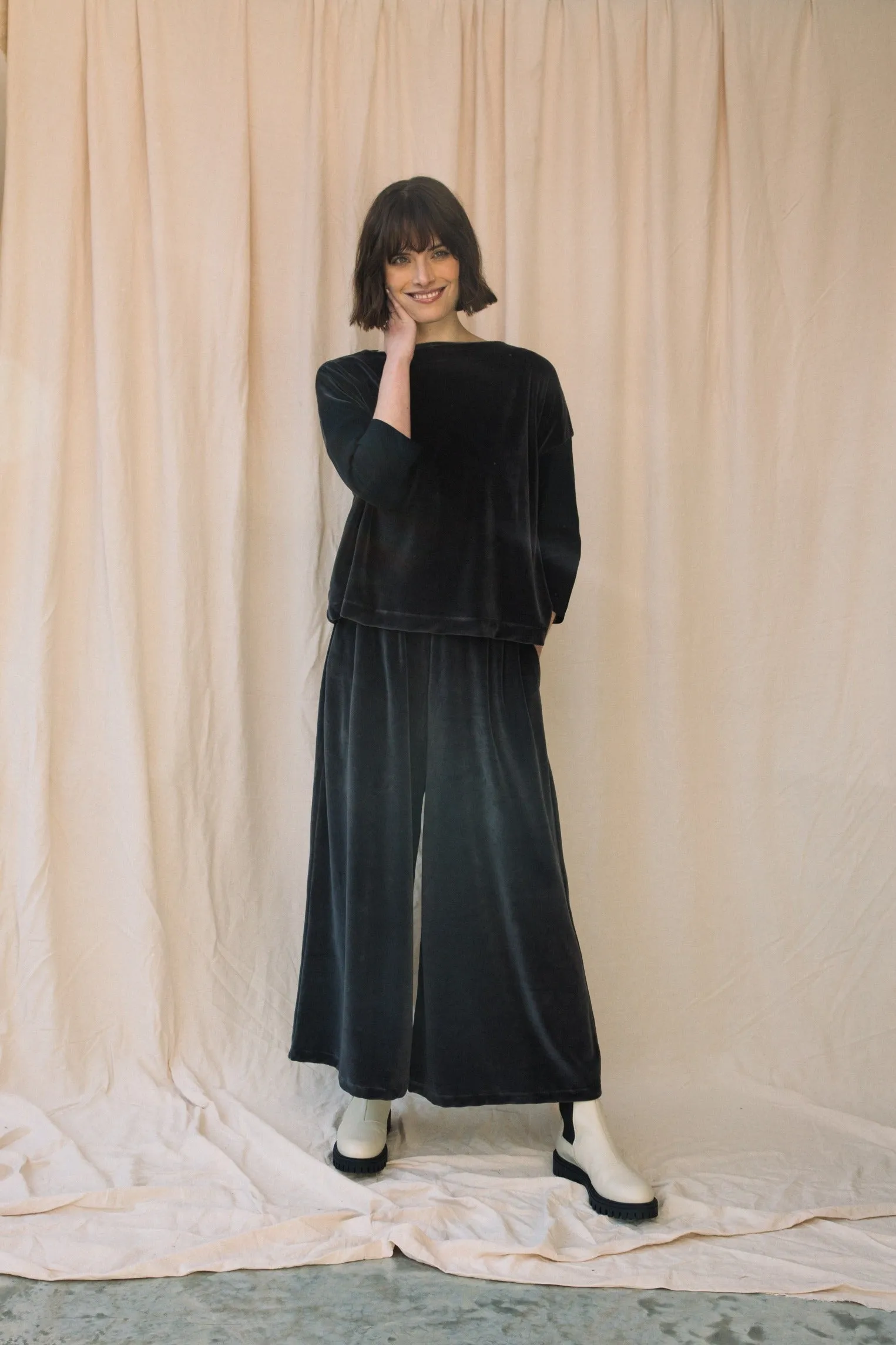Divya Organic Cotton Velour and Jersey Top in Charcoal
