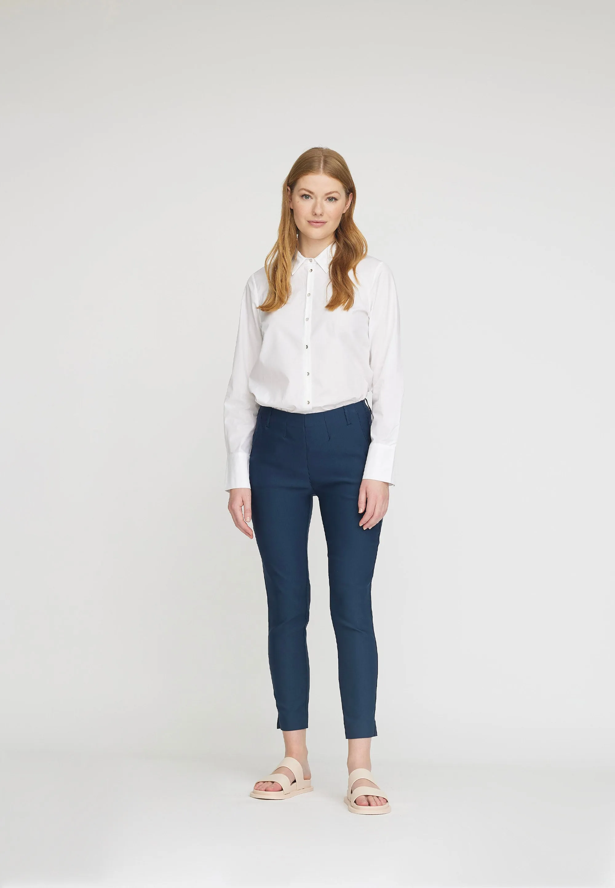 Elizabeth Slim Crop - Navy