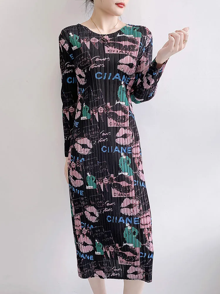 Long Sleeved Pleated Printed Dress