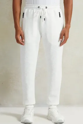 Men White Solid Active Pant