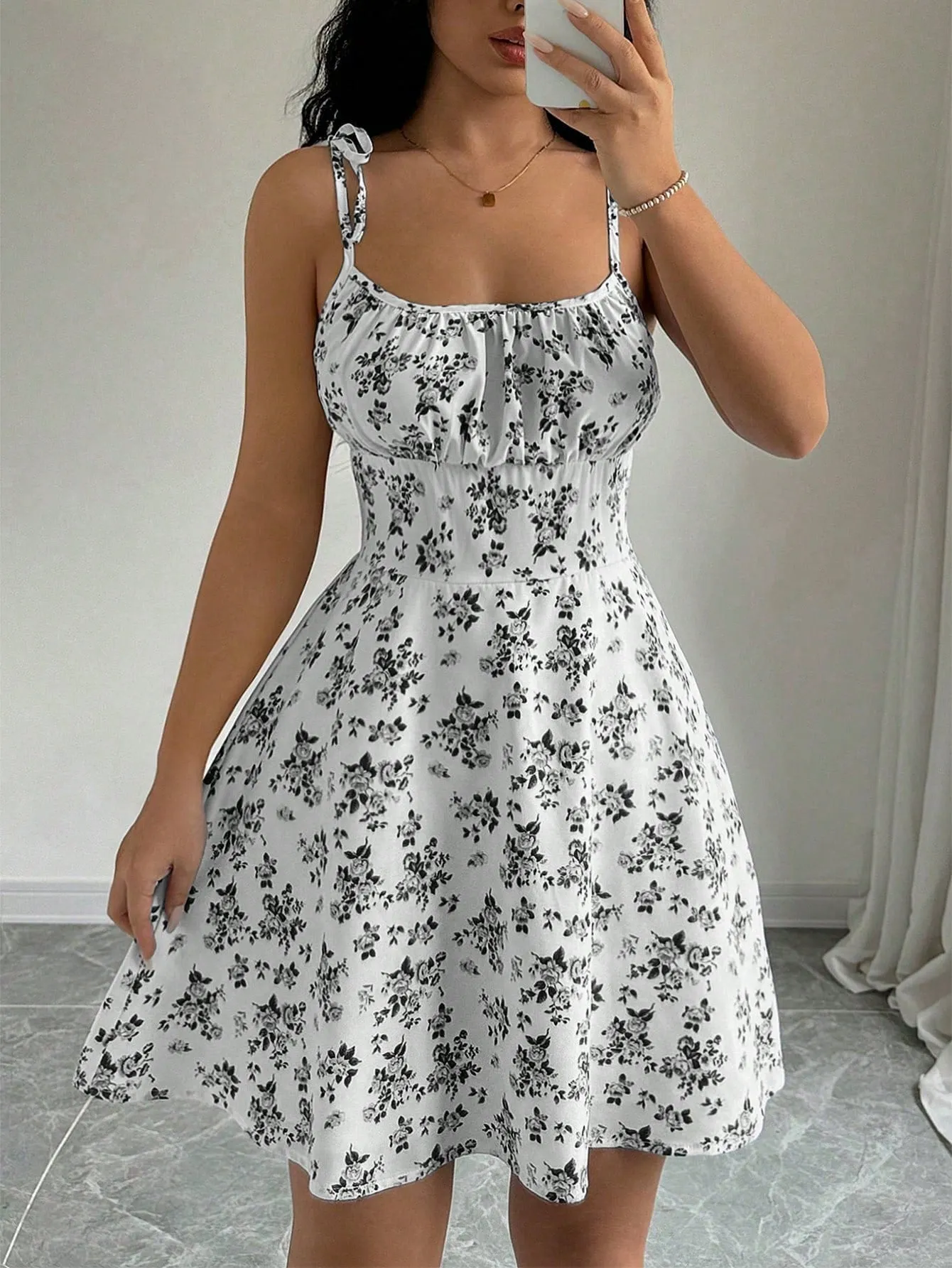 SHEIN Frenchy Ladies' Spaghetti Strap Tie-Back Floral Print Pleated Cami Dress