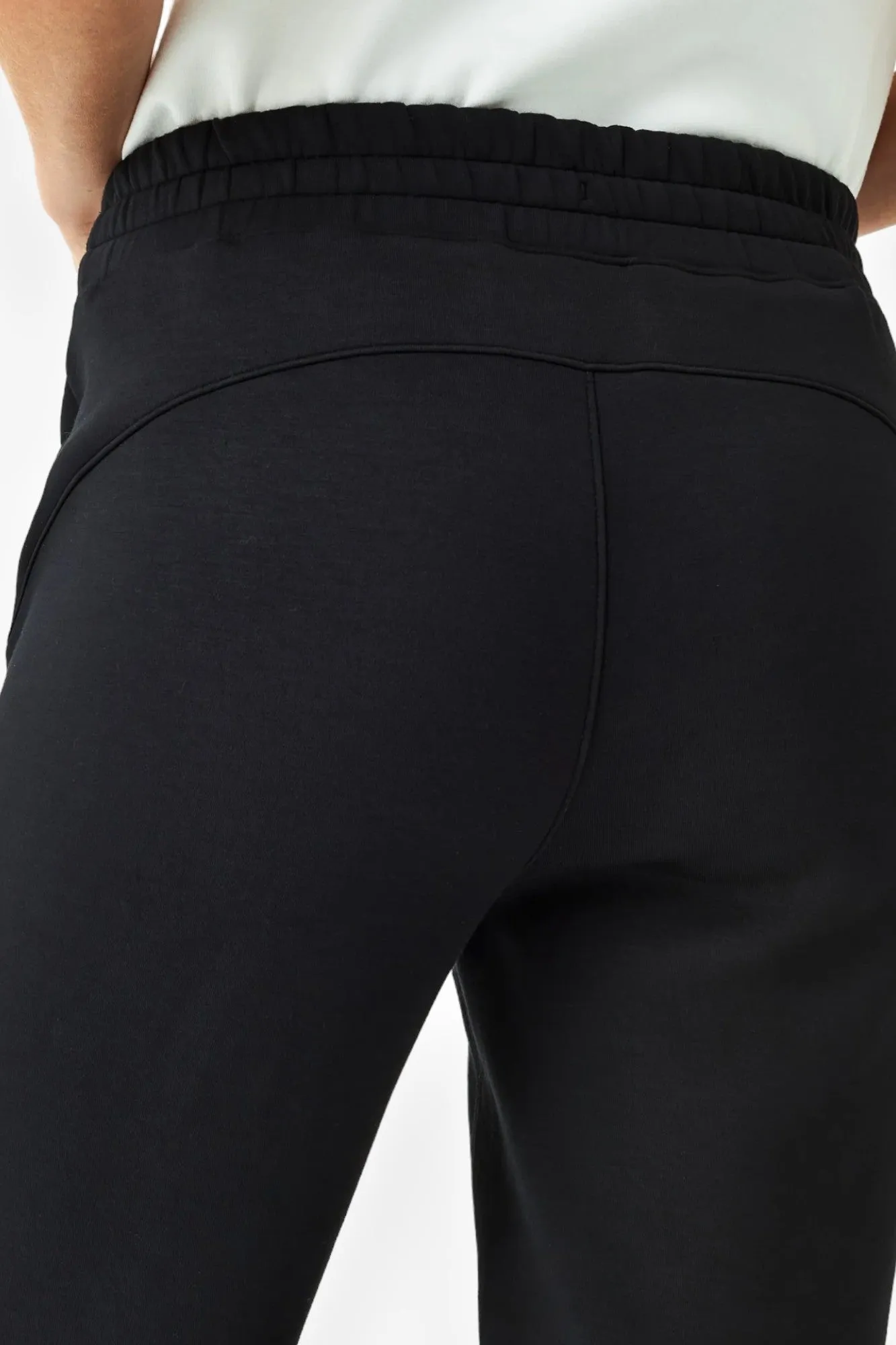 Spanx AirEssential Very Black Tapered Pant